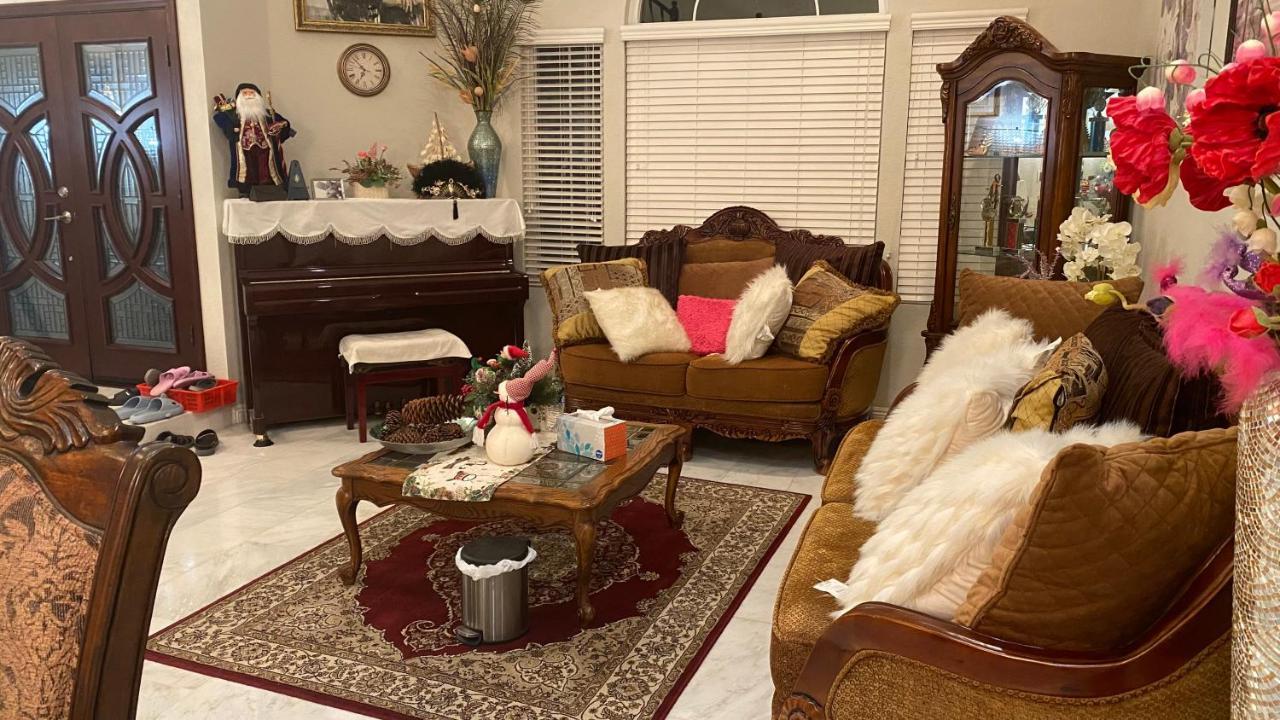 King Bed Big Room チノヒルズ エクステリア 写真